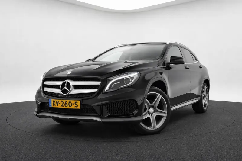 Mercedes-Benz GLA (2015)