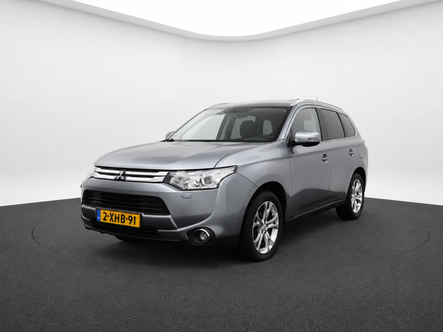 Mitsubishi Outlander (2014) — foto 1
