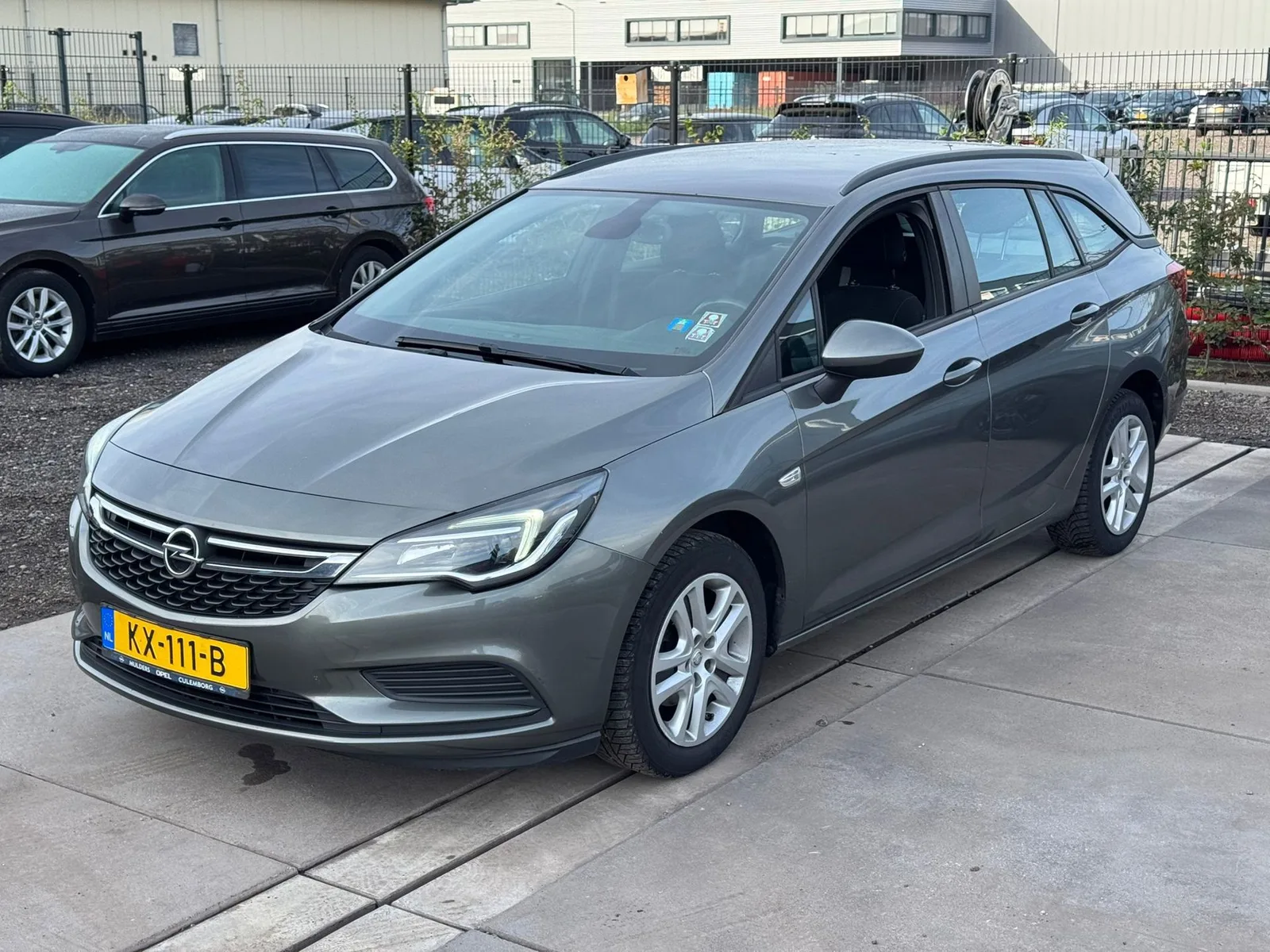 Opel Astra Sports Tourer (2016) — foto 1