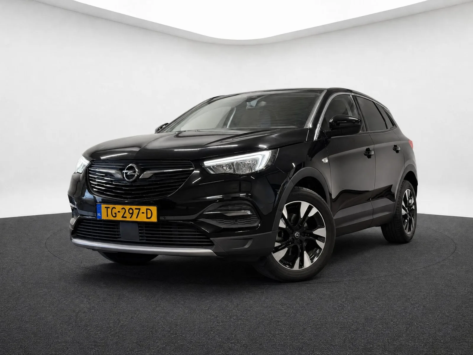 Opel Grandland X (2018) — foto 1