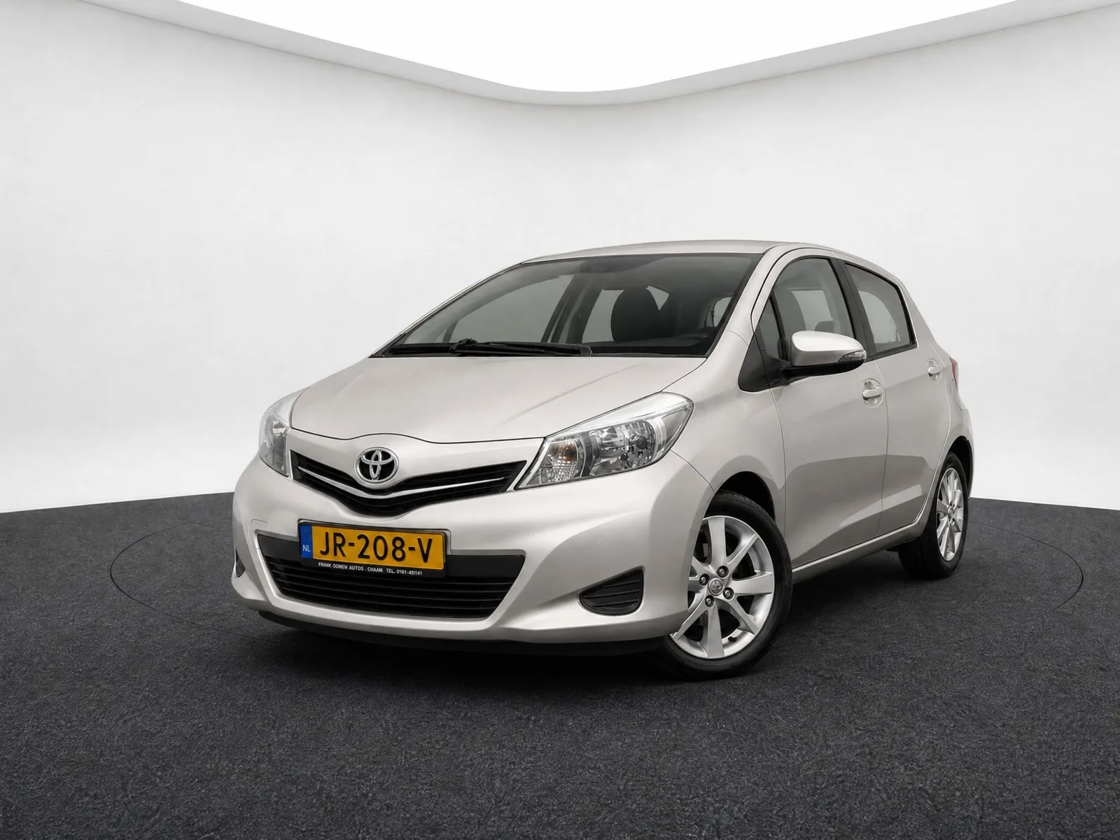 Toyota Yaris (2012) — foto 1