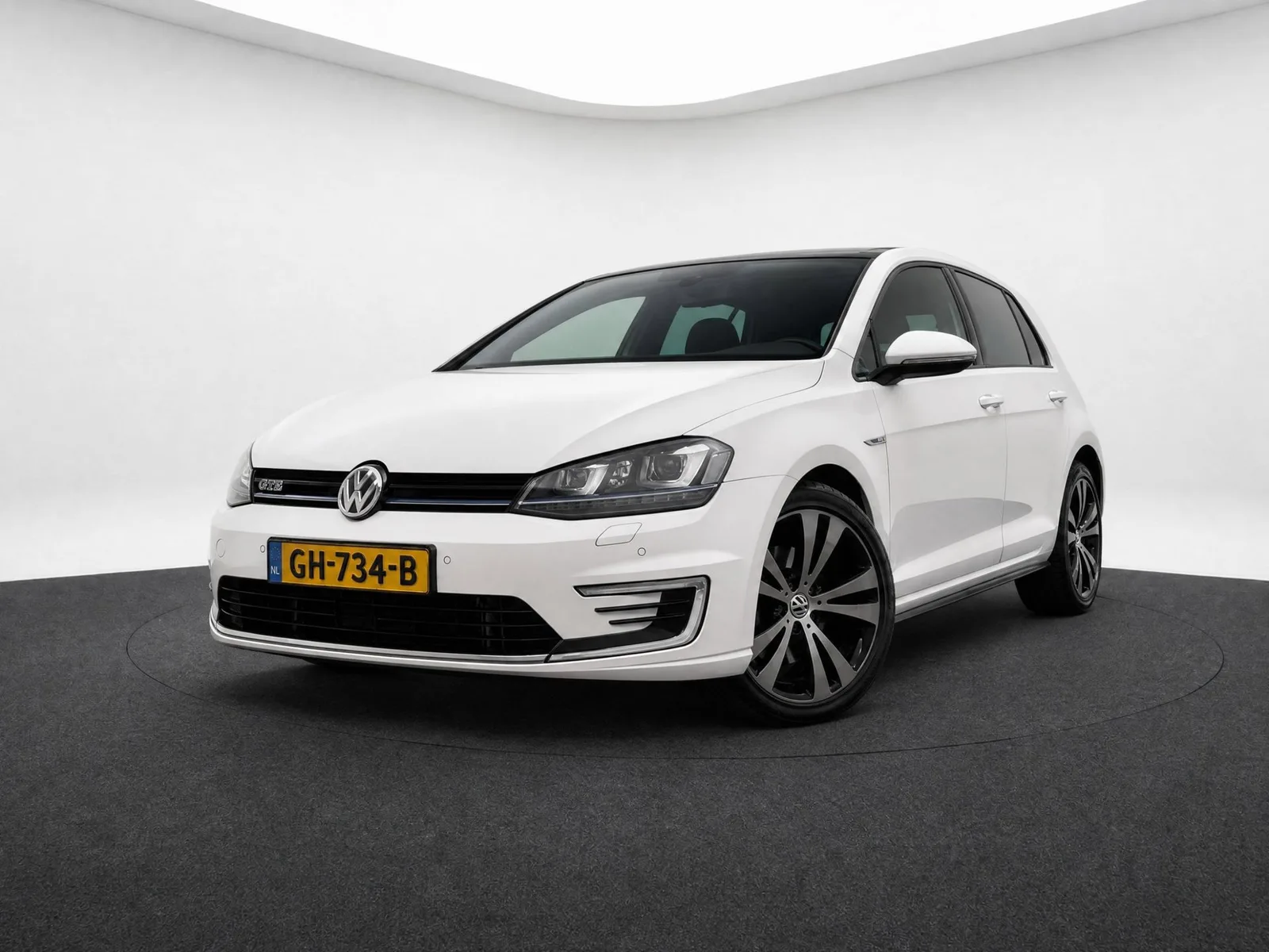 Volkswagen Golf (2015) — foto 1