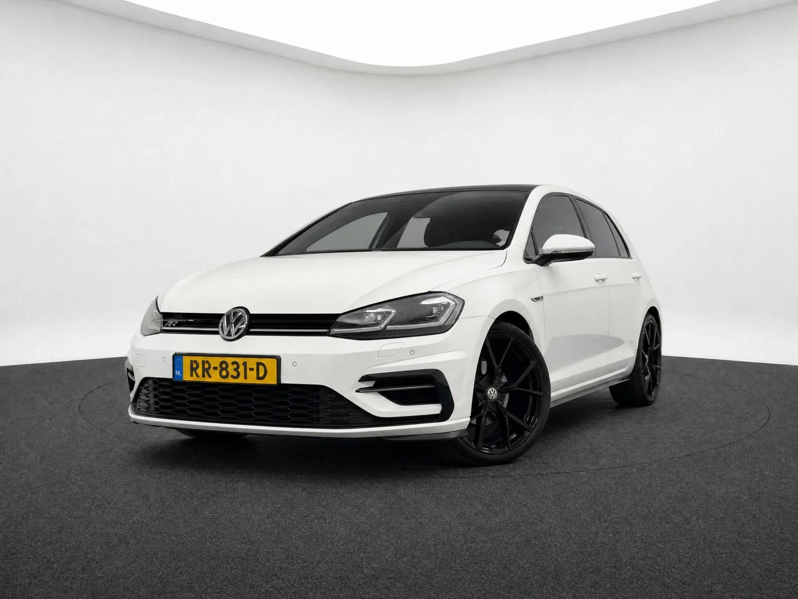 Volkswagen Golf (2018) — foto 1
