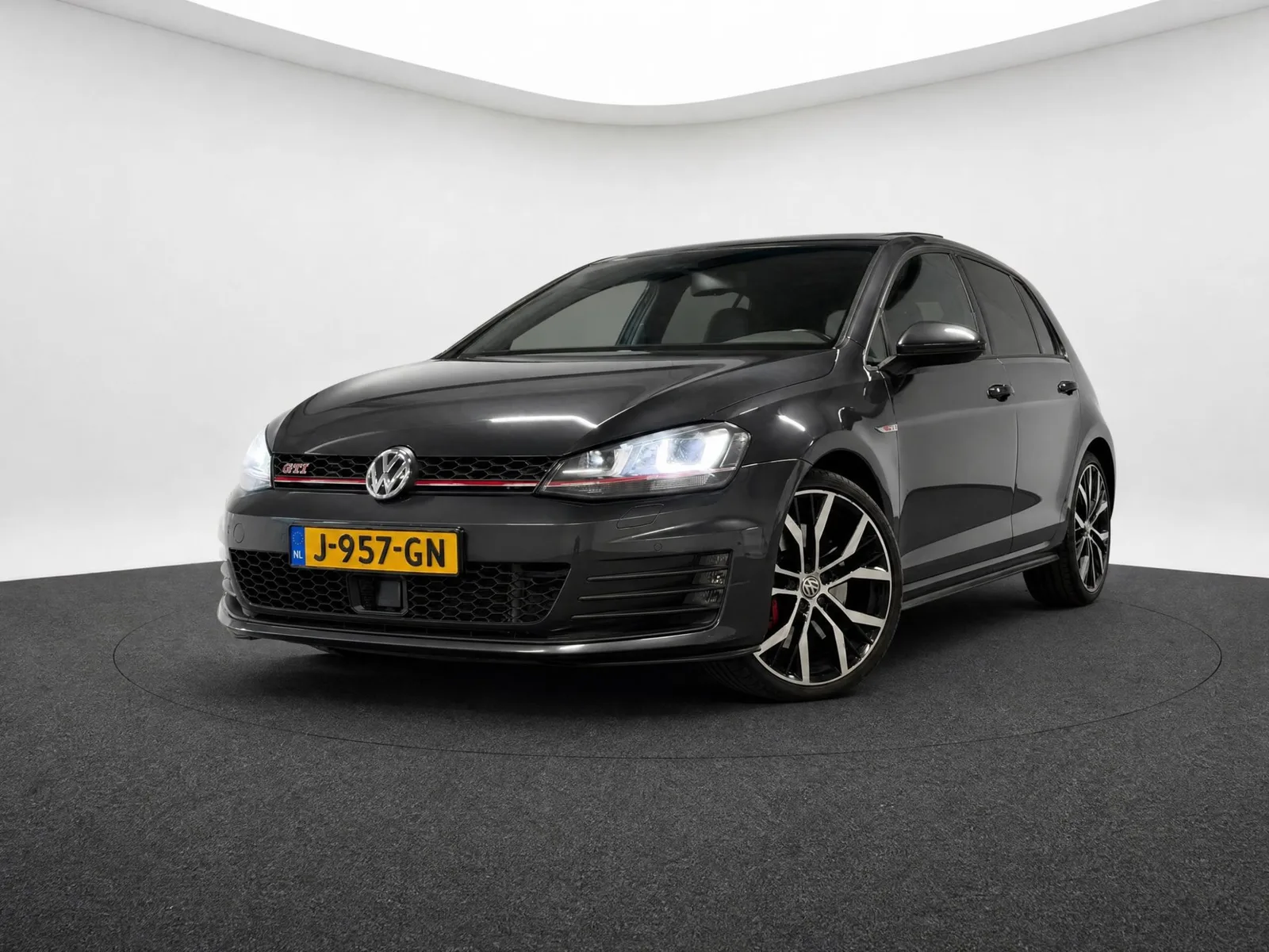 Volkswagen Golf (2015) — foto 1