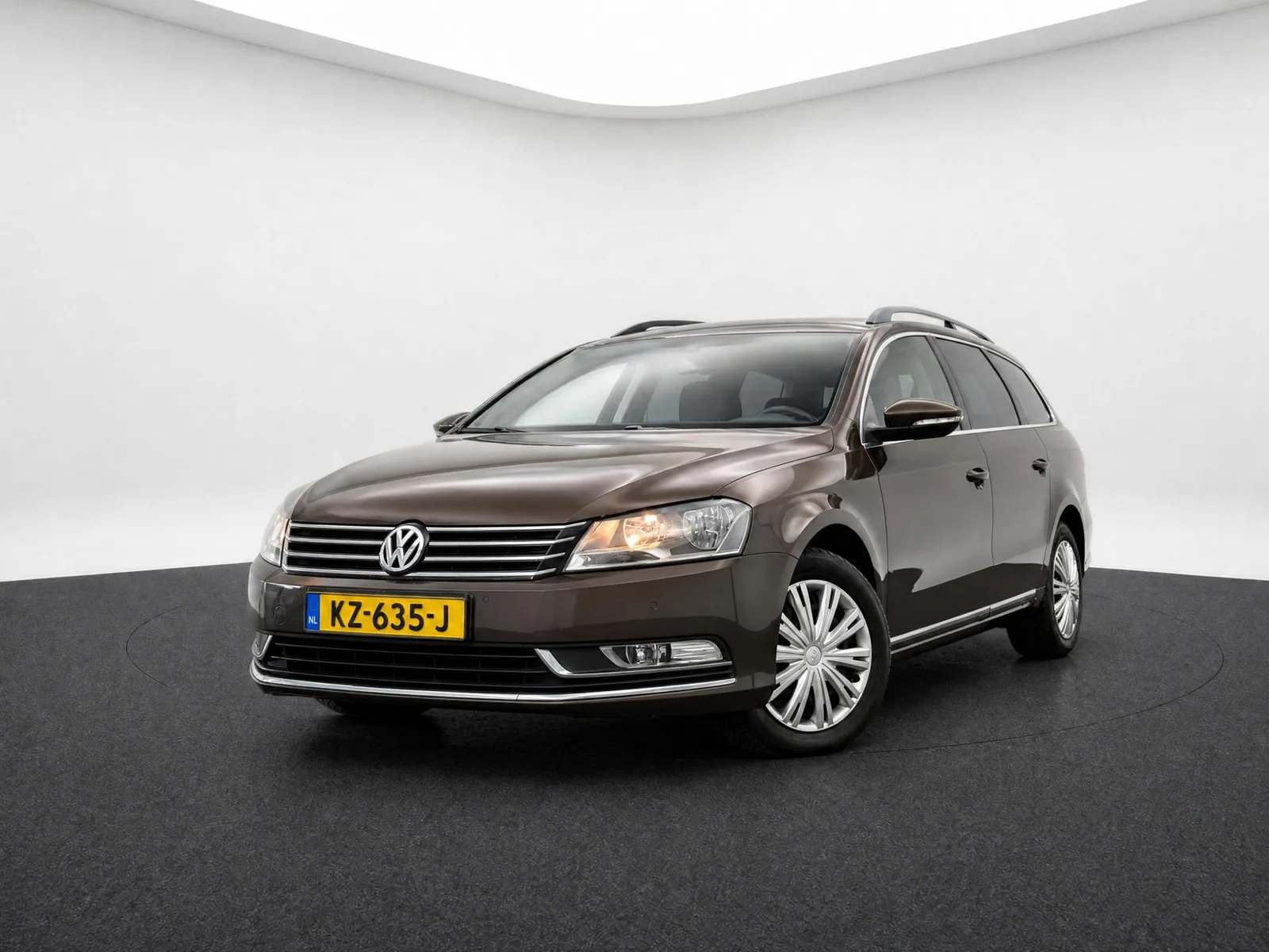 Volkswagen Passat (2014) — foto 1