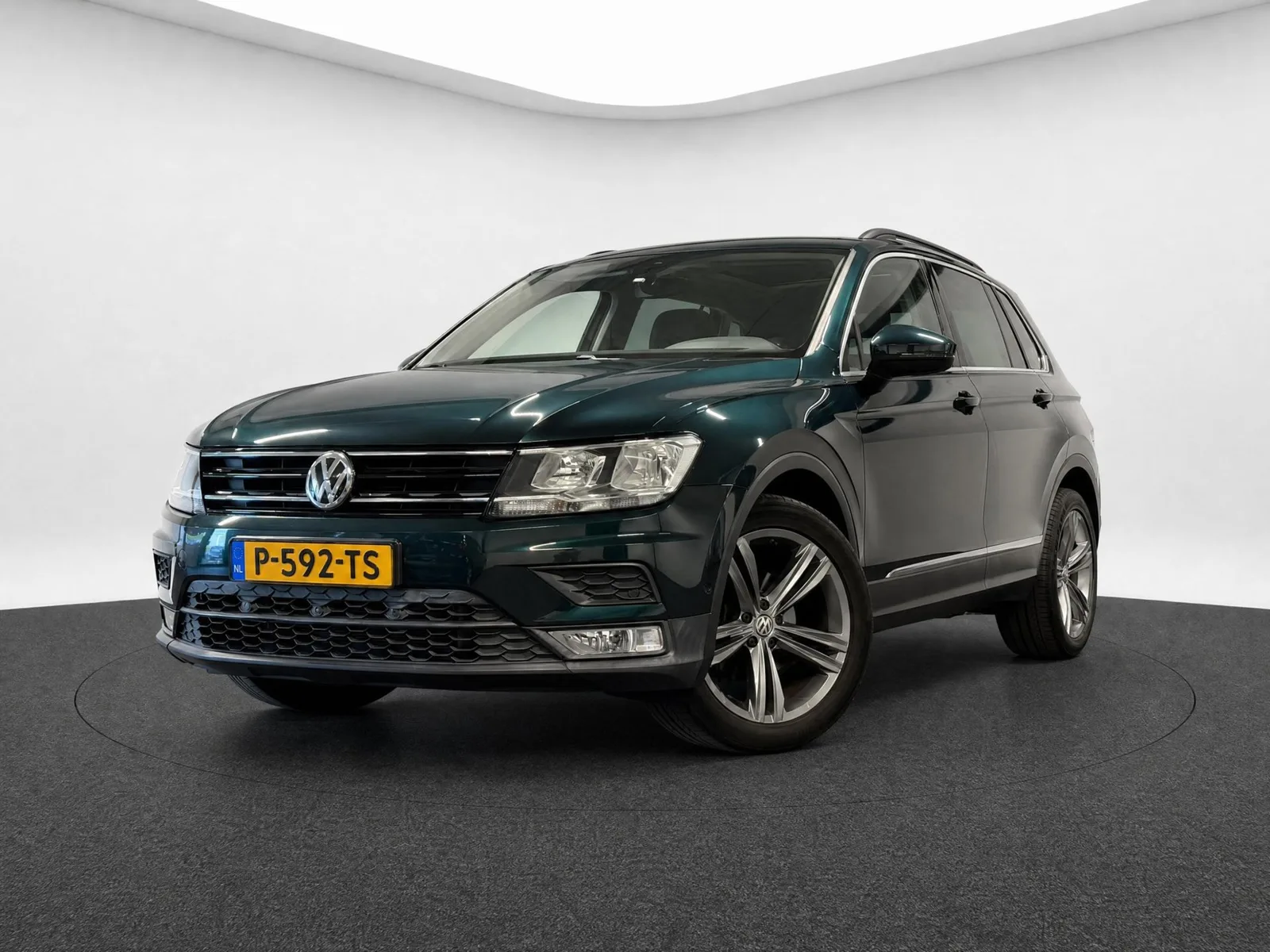Volkswagen Tiguan (2017) — foto 1