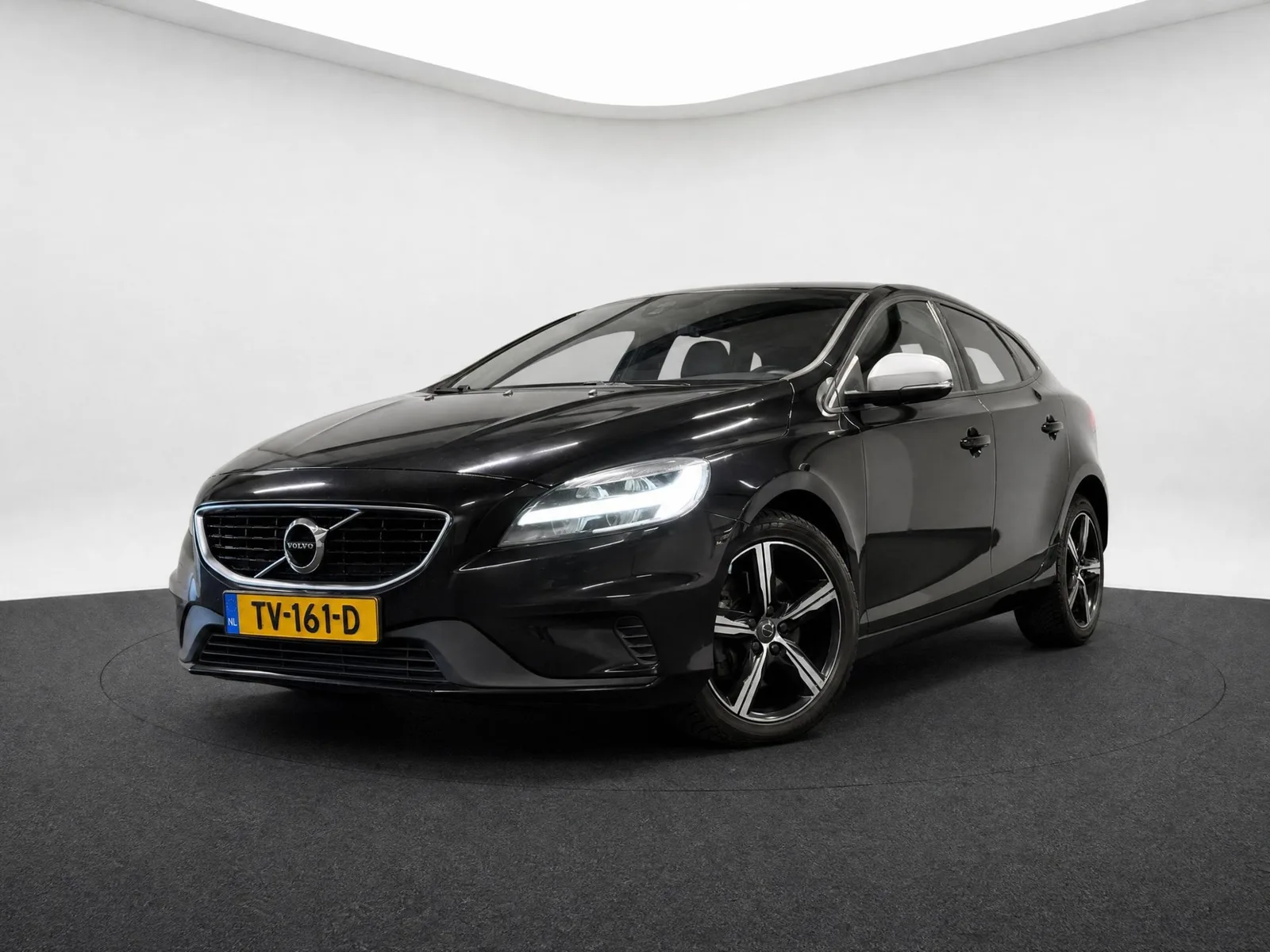 Volvo V40 (2016) — foto 1