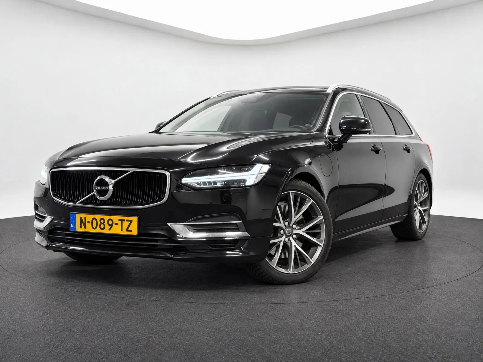 Volvo V90 (2018) — foto 1
