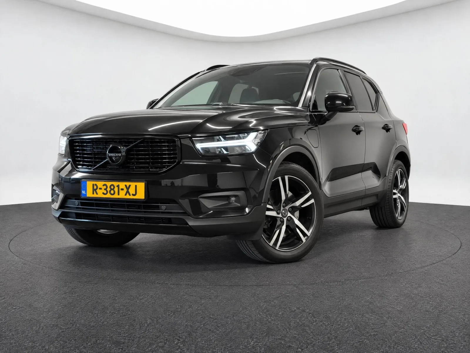 Volvo XC40 (2020) — foto 1