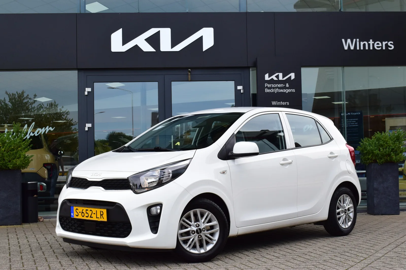 Kia Picanto (2023) — foto 1