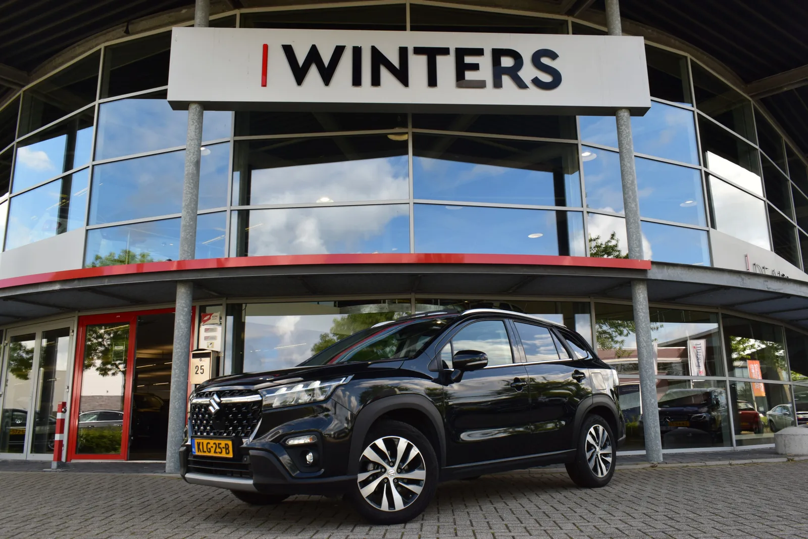 Suzuki S-Cross (2025) — foto 1
