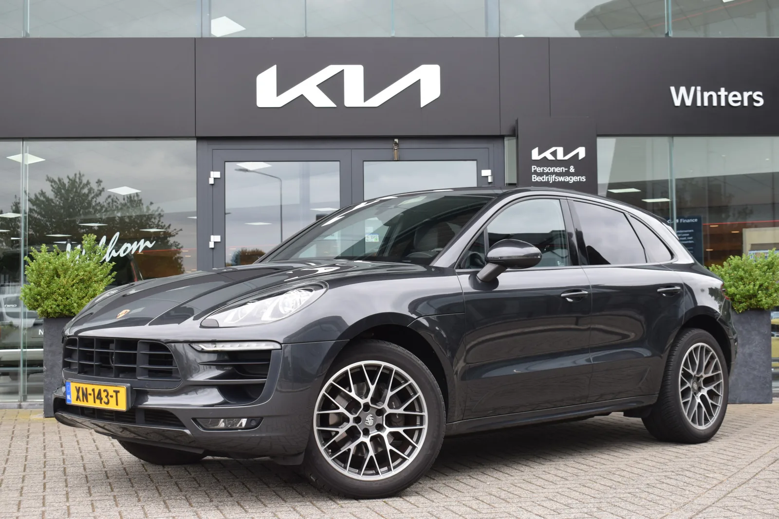 Porsche Macan (2017) — foto 1