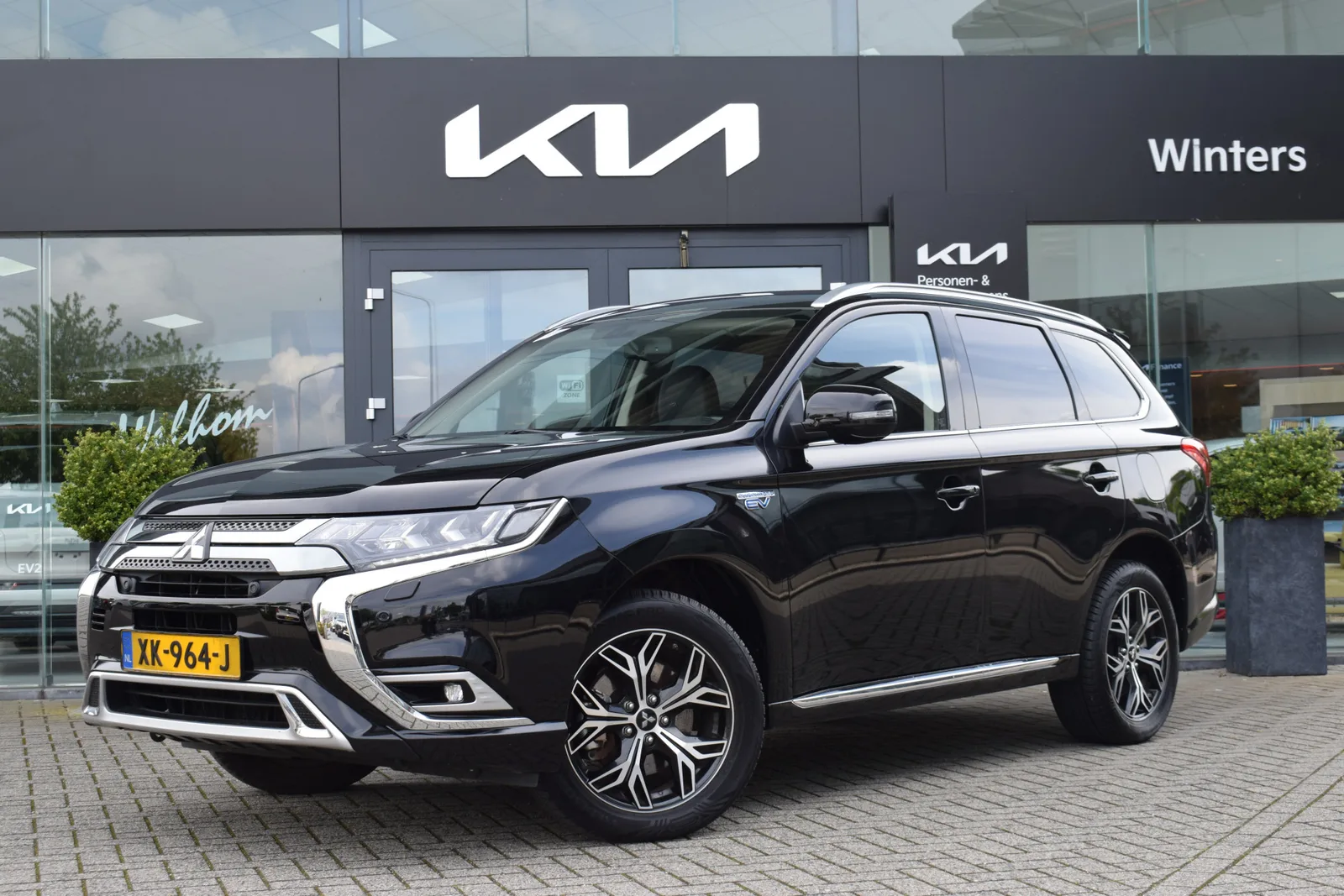 Mitsubishi Outlander (2019) — foto 1