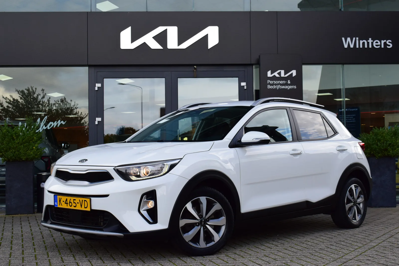 Kia Stonic (2021) — foto 1