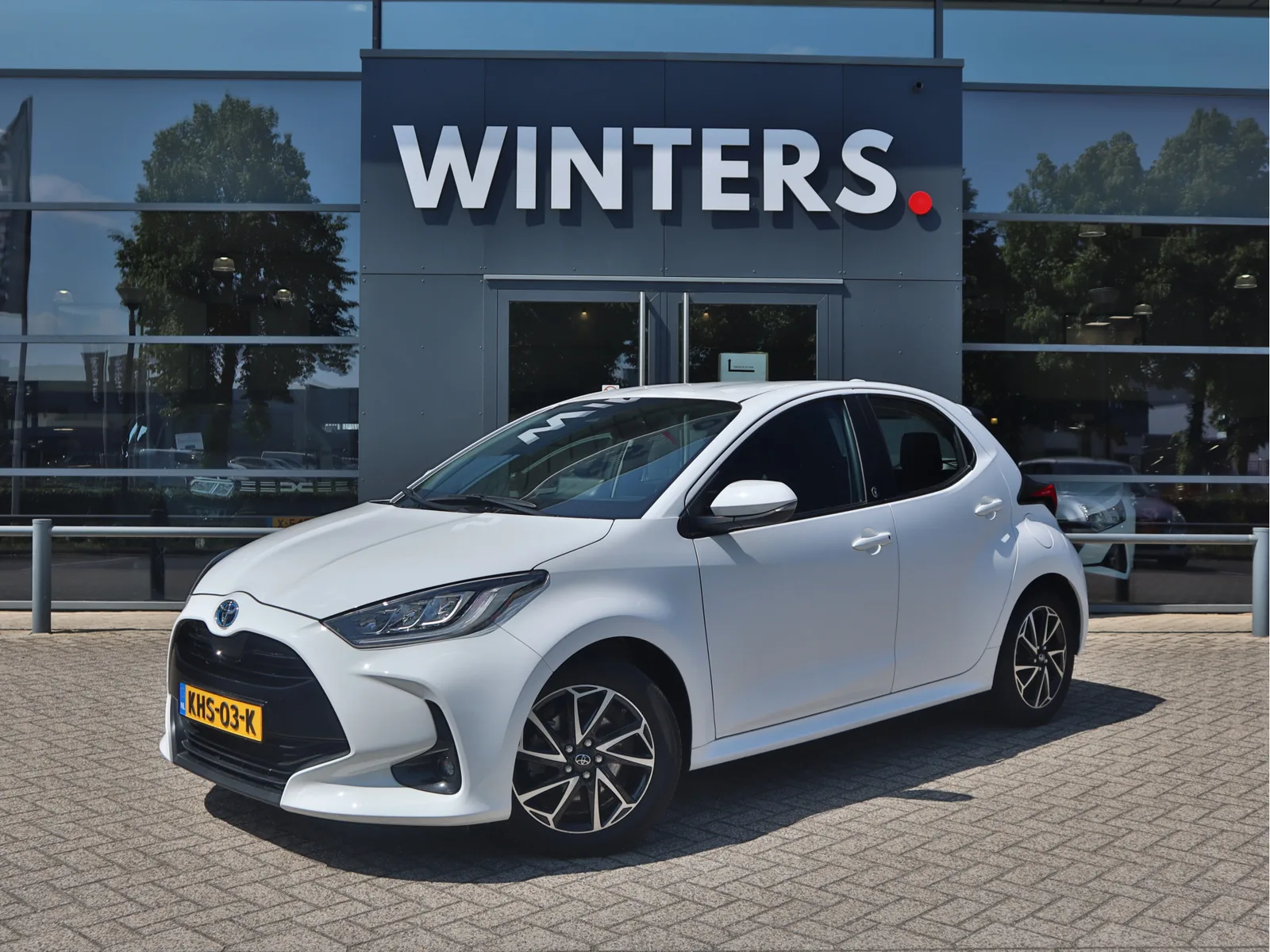 Toyota Yaris (2023) — foto 1