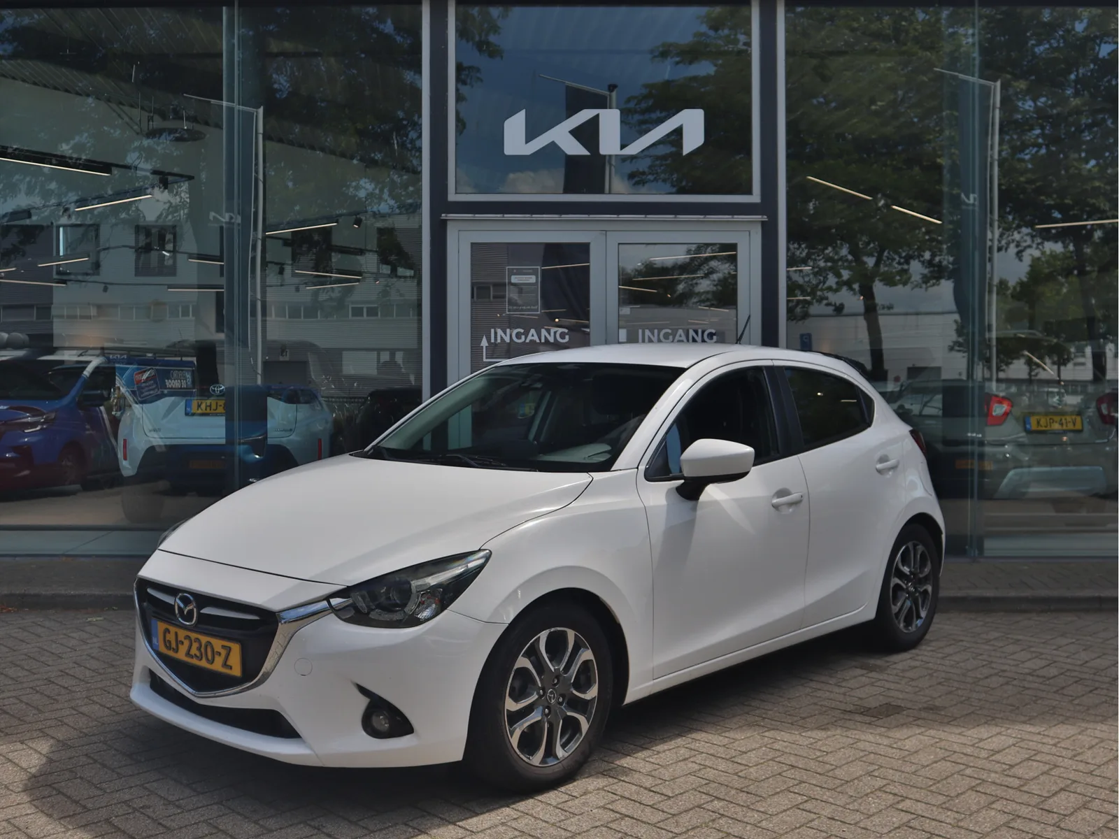 Mazda 2 (2015) — foto 1