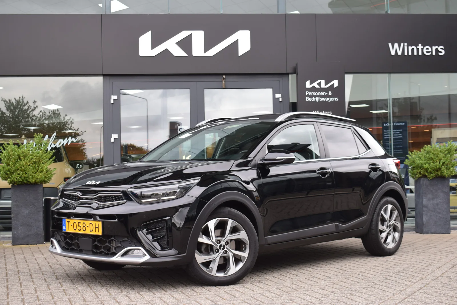 Kia Stonic (2023) — foto 1