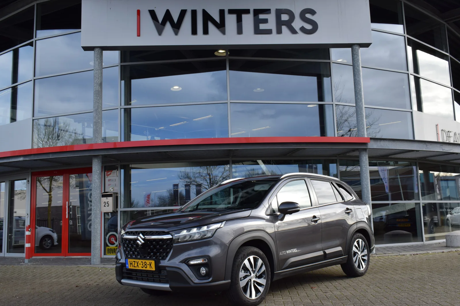Suzuki S-Cross (2025) — foto 1