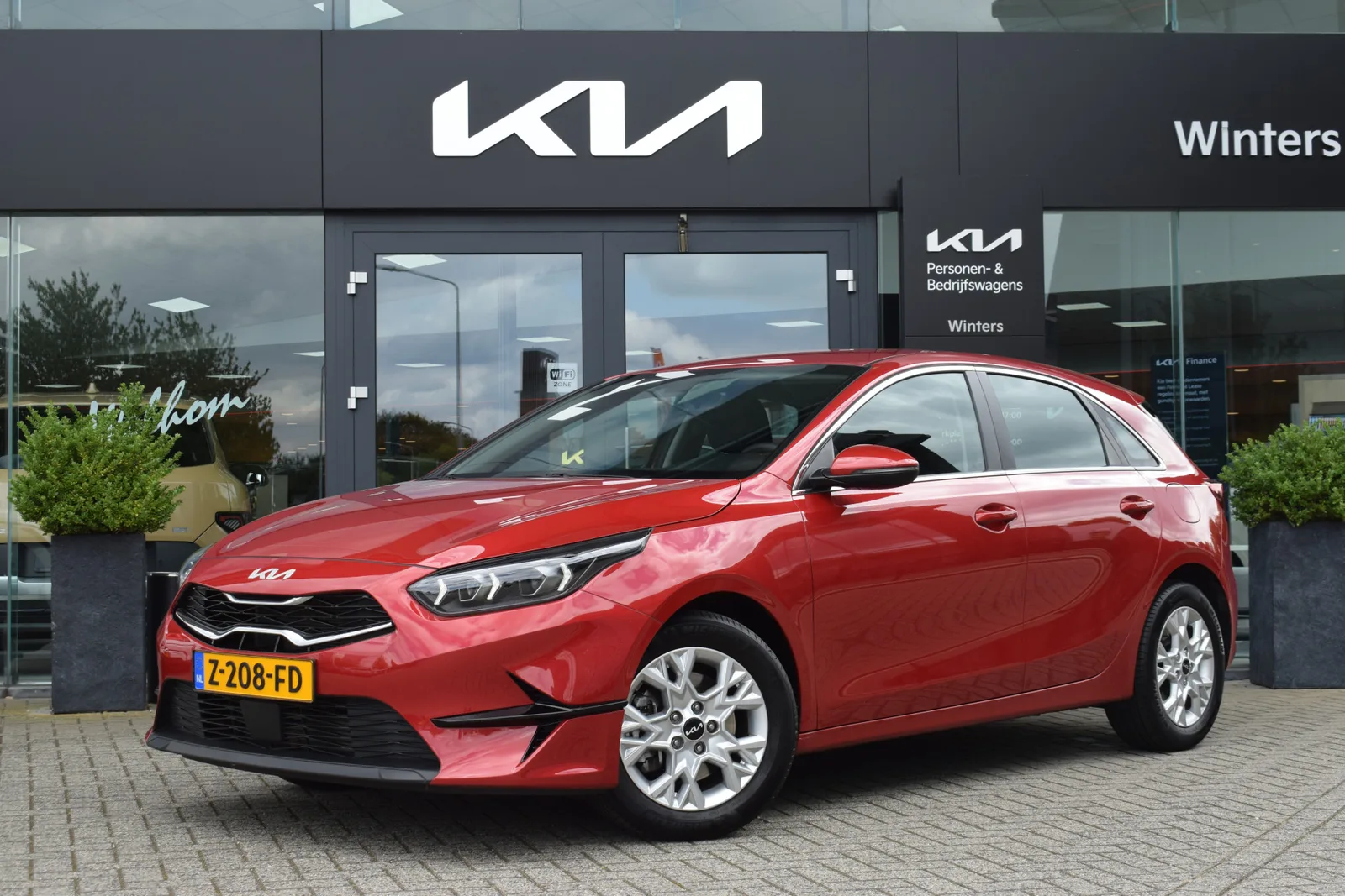 Kia Ceed (2024) — foto 1