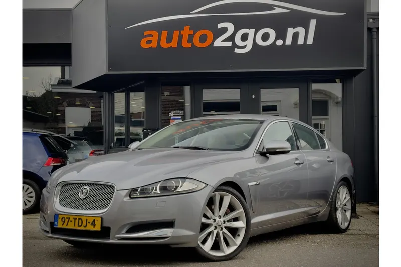 Jaguar XF (2012)