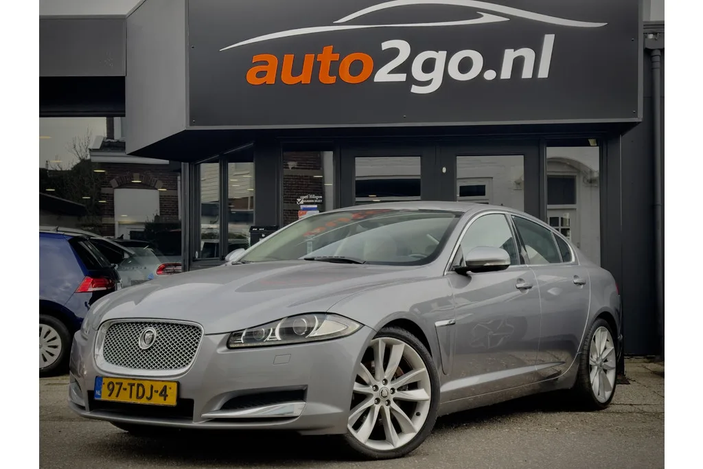 Jaguar XF (2012) — foto 1