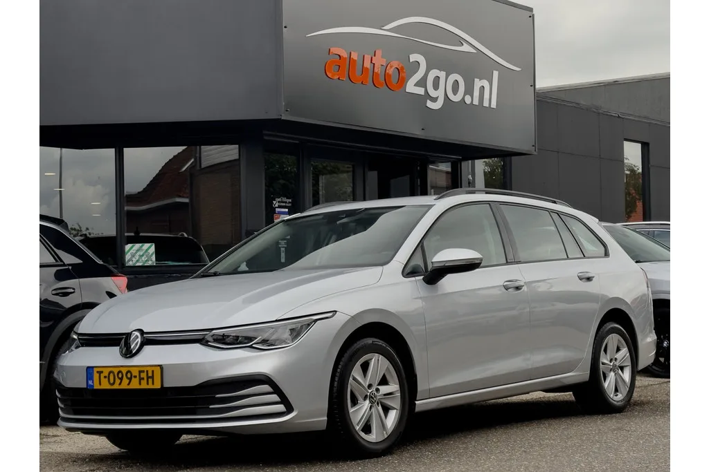 Volkswagen Golf (2023) — foto 1