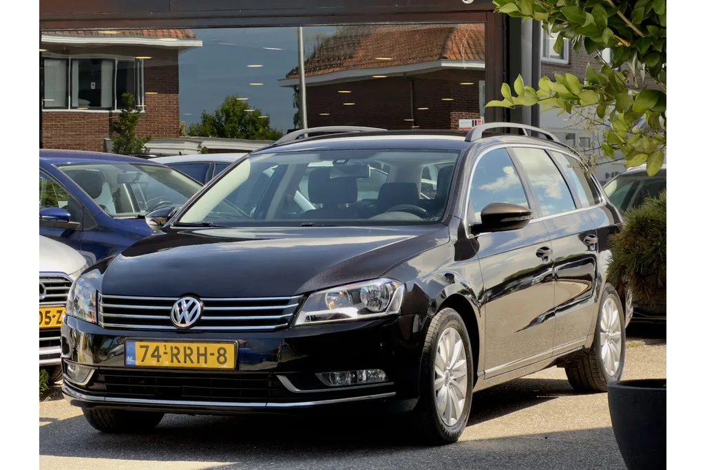 Volkswagen Passat (2011) — foto 1