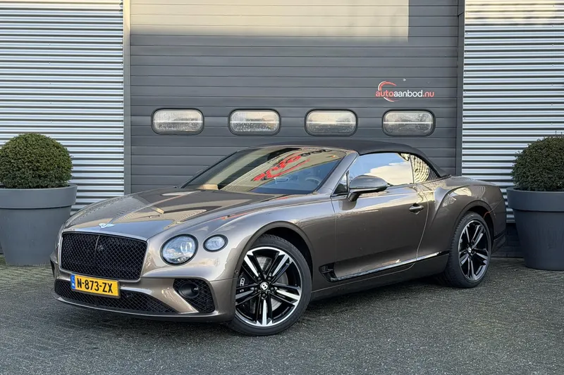 Bentley Continental GTC (2019)