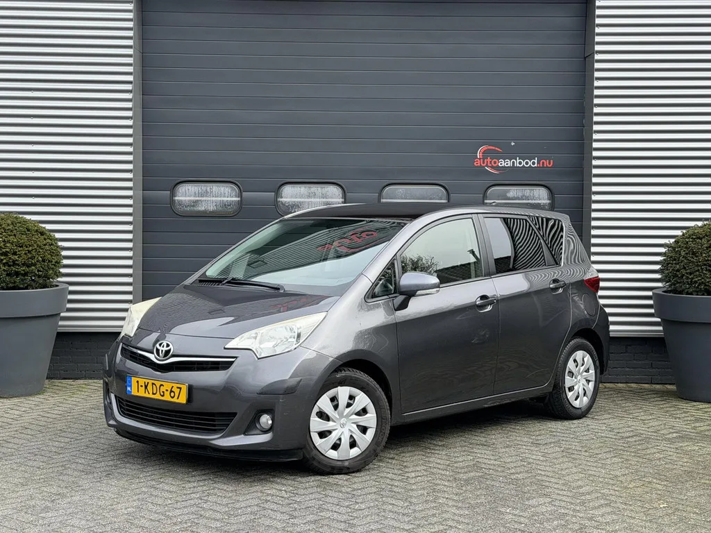 Toyota Verso (2013) — foto 1