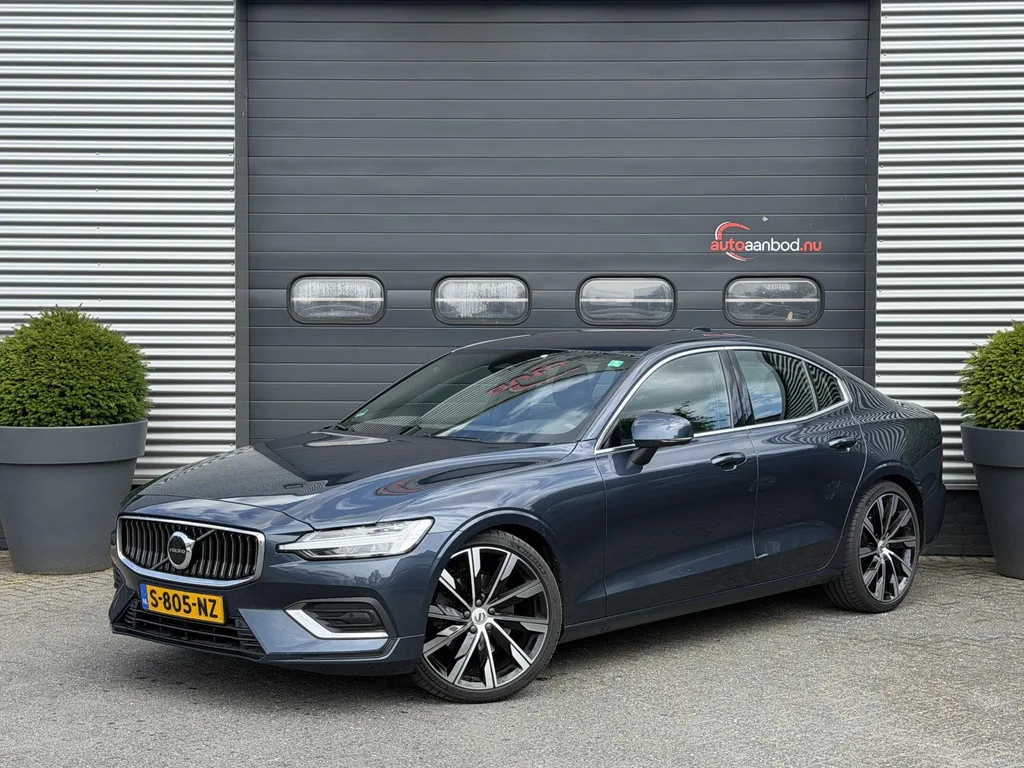 Volvo S60 (2023) — foto 1