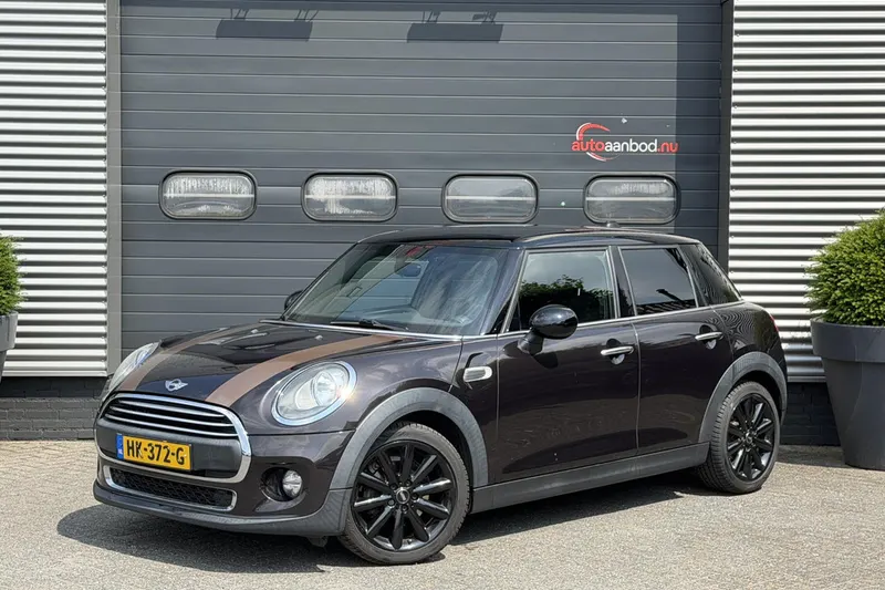 MINI One (2015)