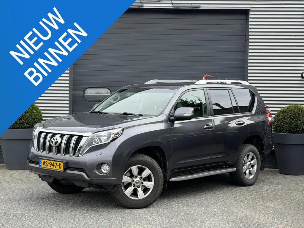 Toyota Land Cruiser (2015) — foto 1