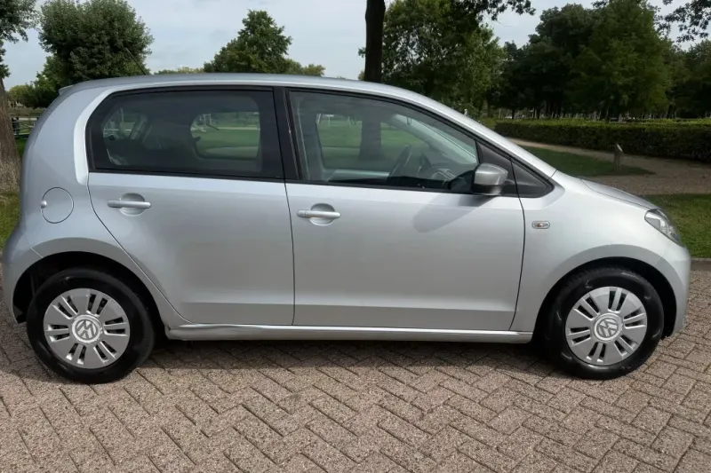 Volkswagen Up! (2016)