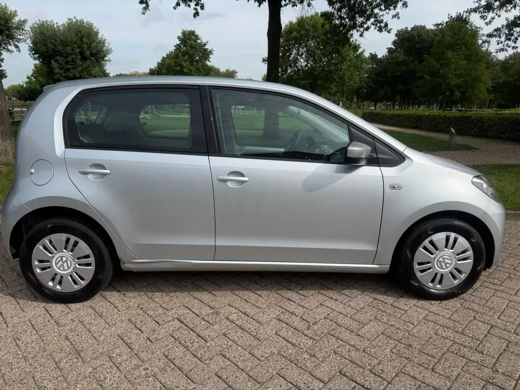 Volkswagen Up! (2016) — foto 1