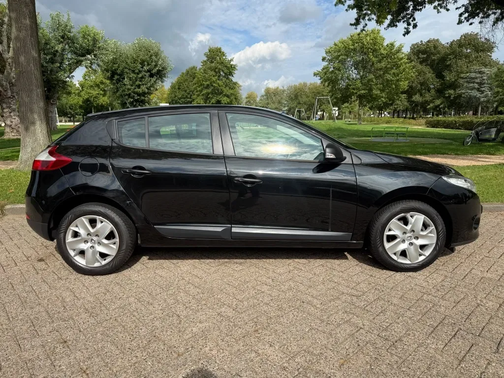 Renault Mégane (2011) — foto 1