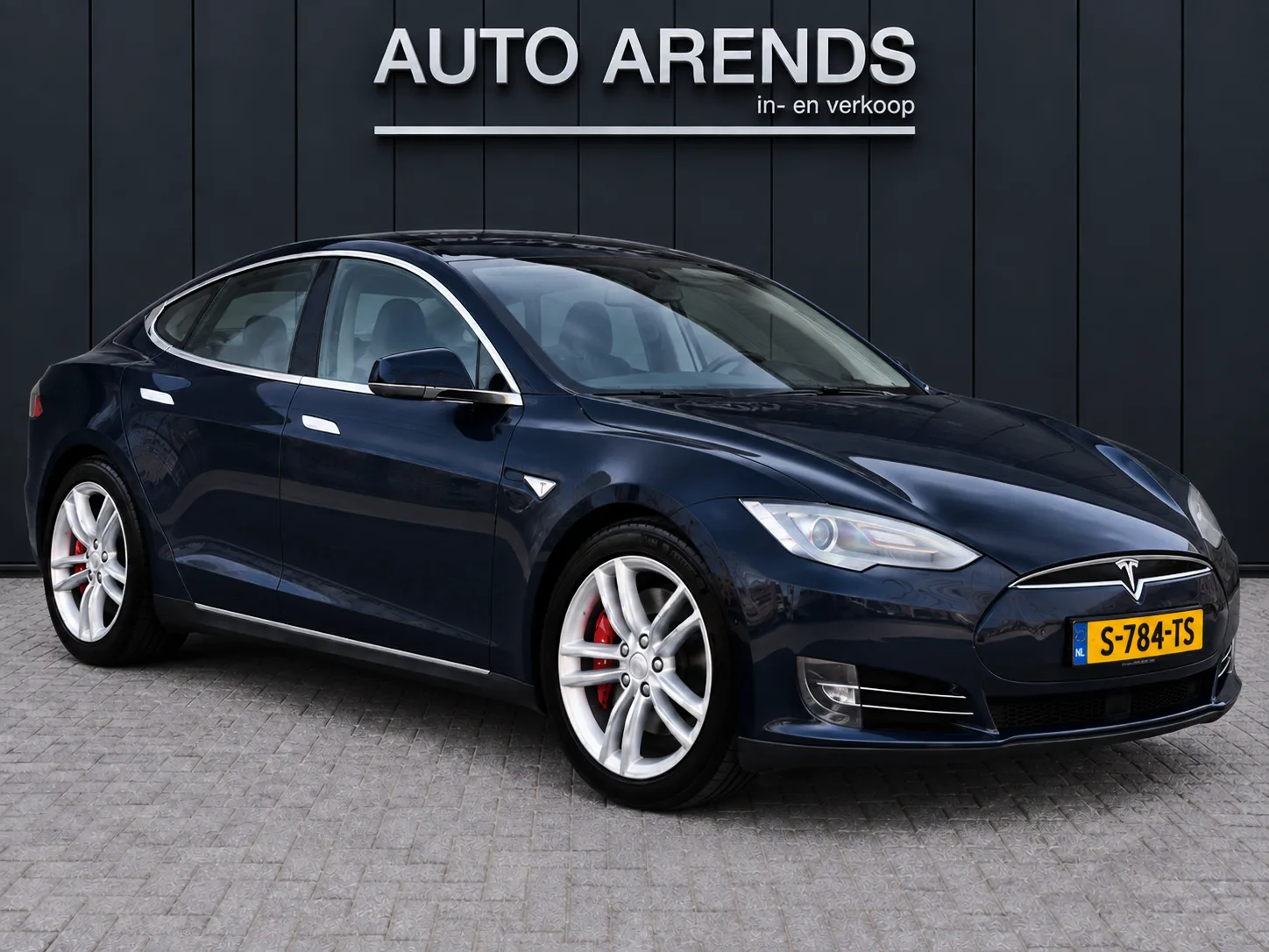 Tesla Model S (2015) — foto 1