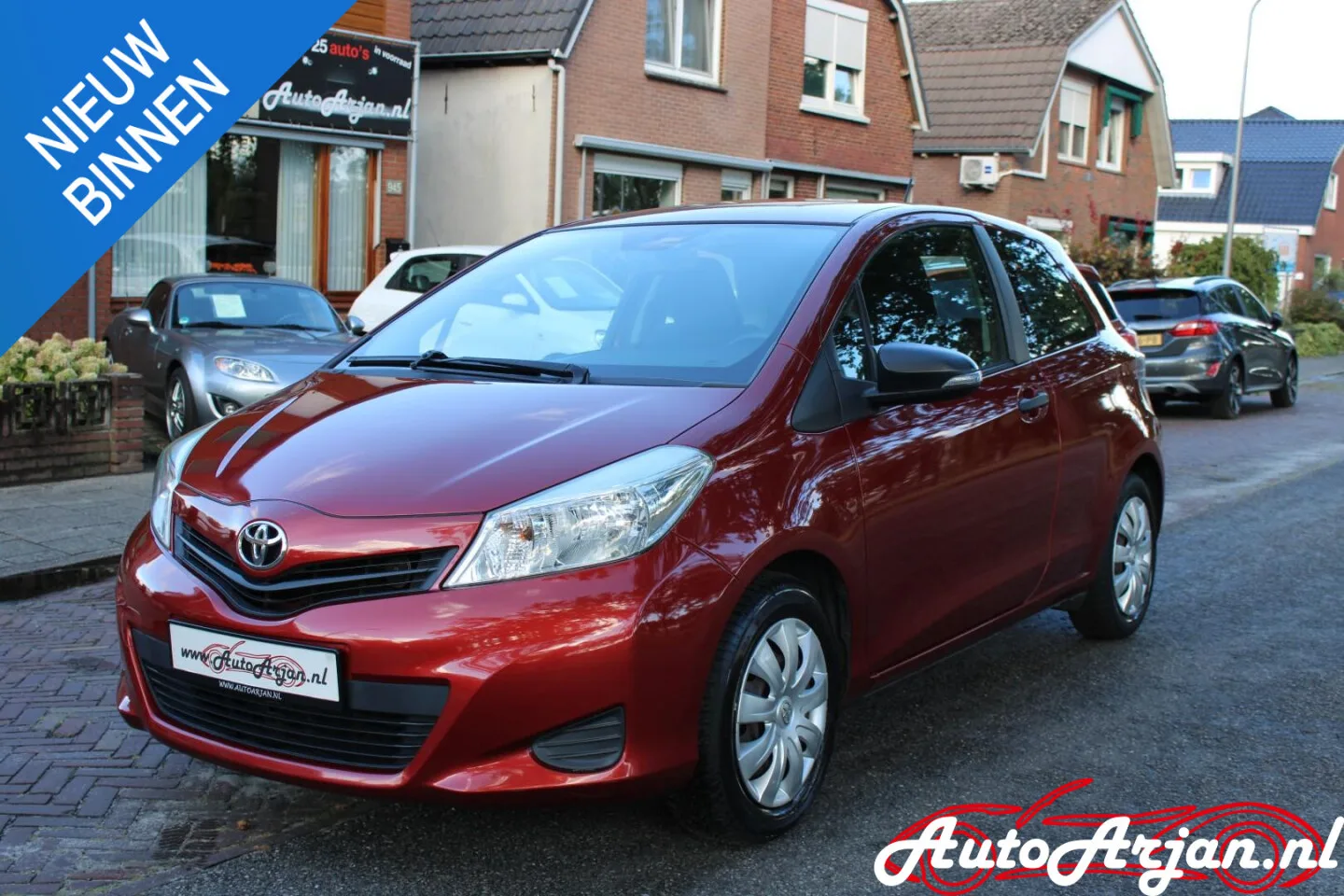 Toyota Yaris (2012) — foto 1
