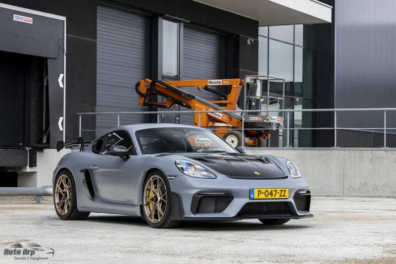 Porsche 718 Cayman (2022)