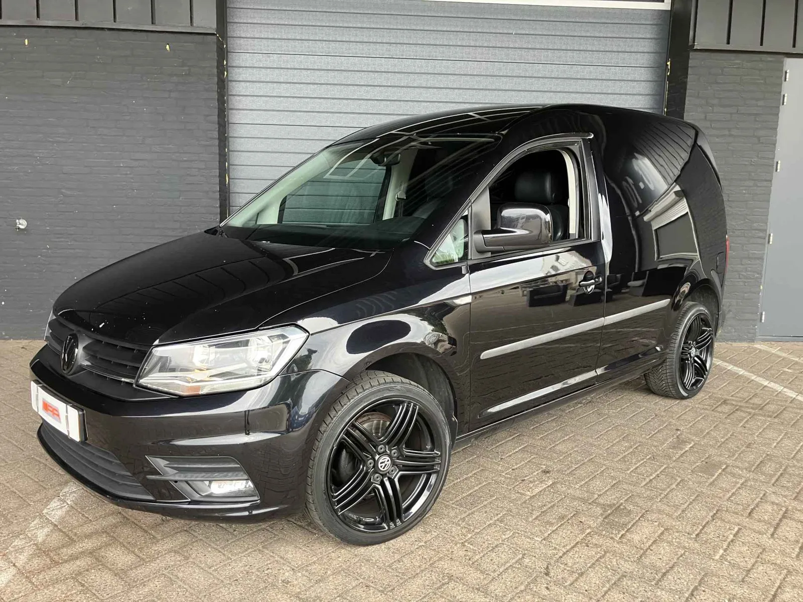 Volkswagen Caddy (2016) — foto 1