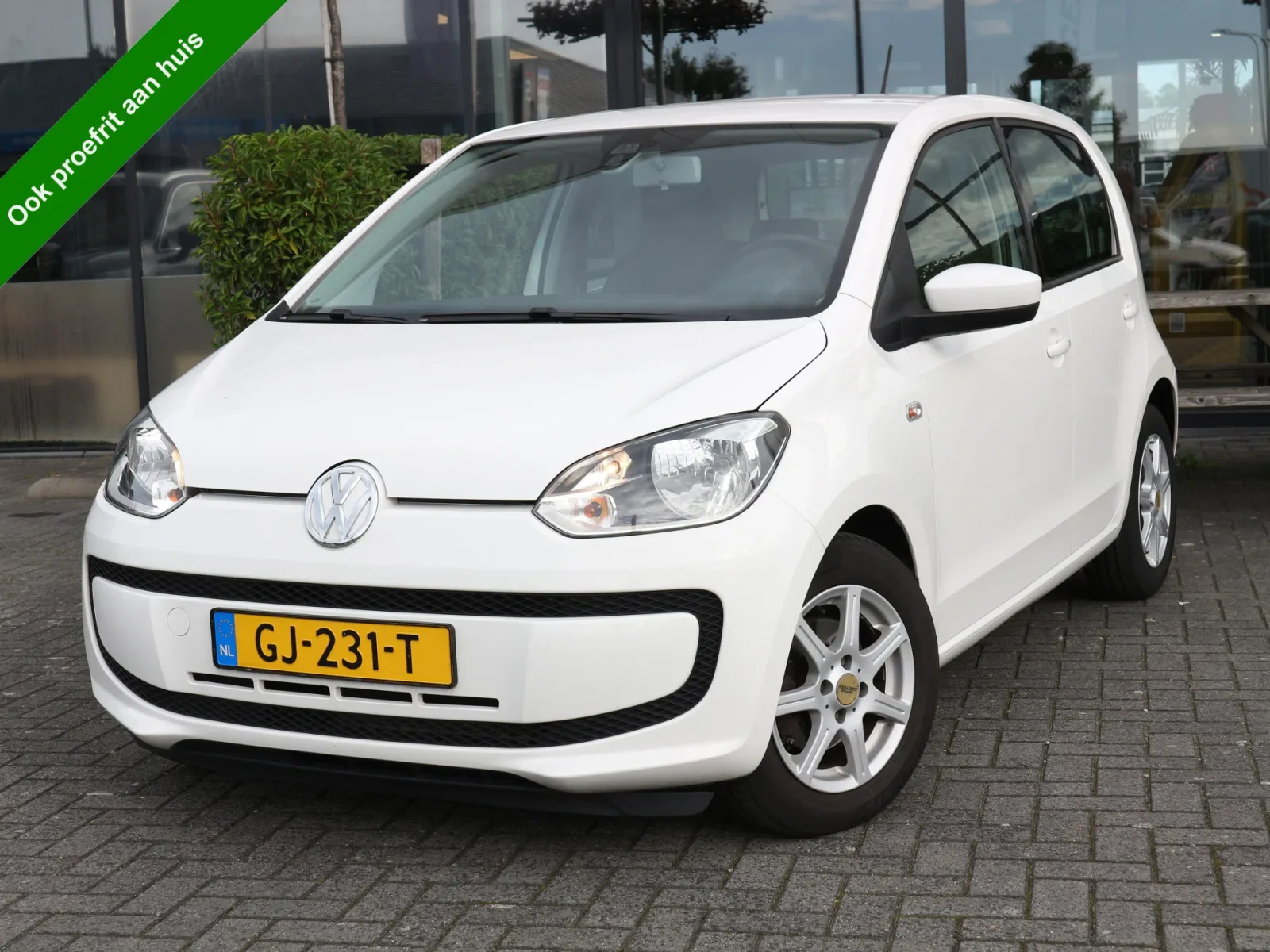 Volkswagen Up! (2015) — foto 1