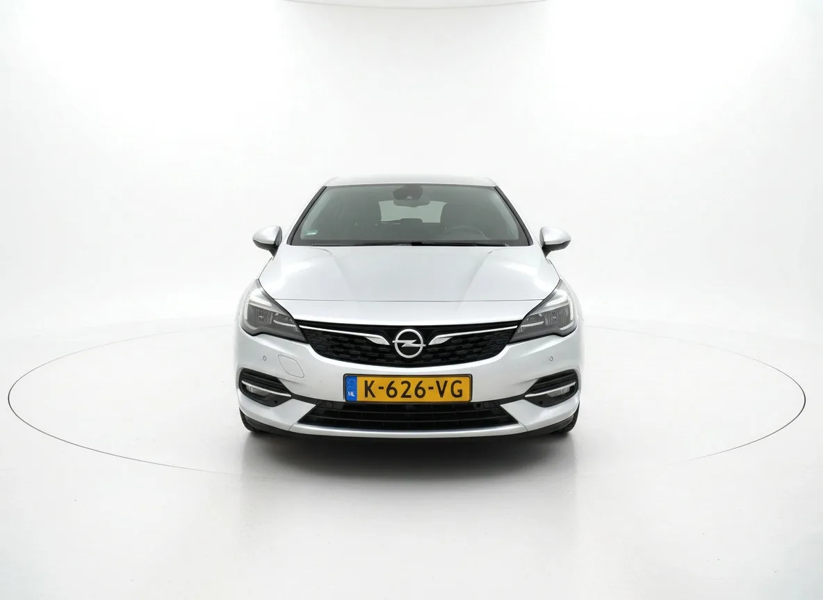Opel Astra (2020) — foto 1