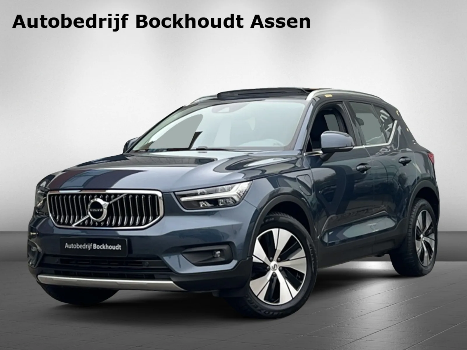 Volvo XC40 (2021) — foto 1