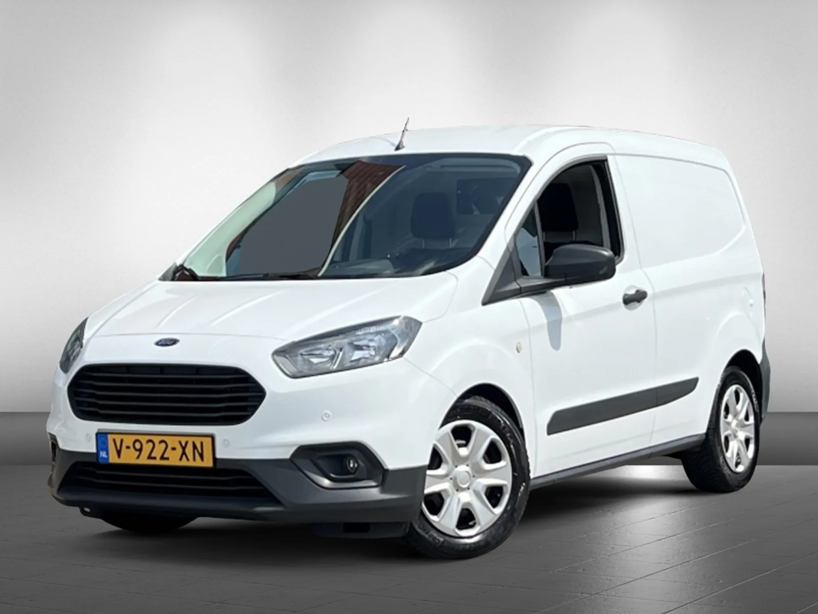 Ford Transit Courier (2019) — foto 1