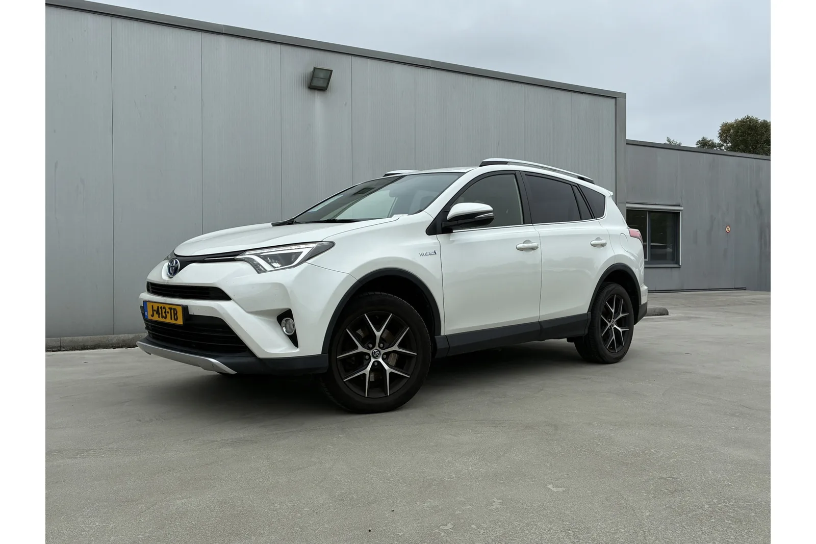 Toyota RAV4 (2016) — foto 1