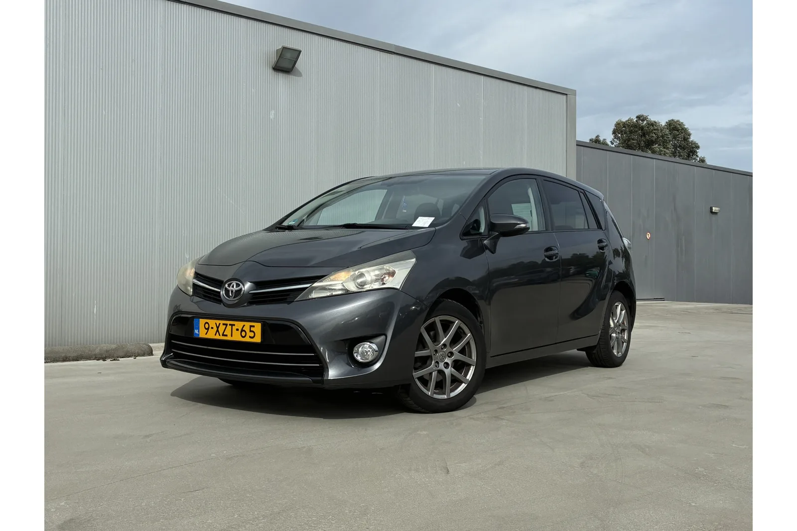 Toyota Verso (2014) — foto 1