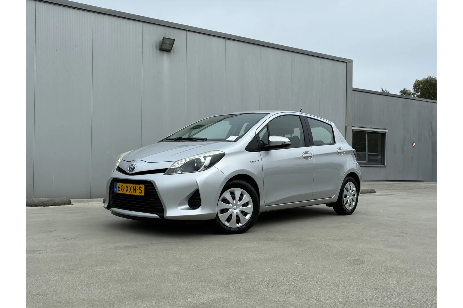 Toyota Yaris (2012) — foto 1