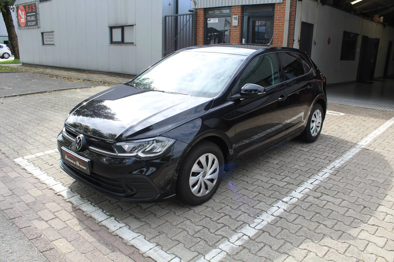 Volkswagen Polo (2023) — foto 1
