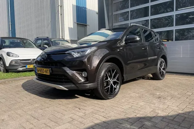 Toyota RAV4 (2016)