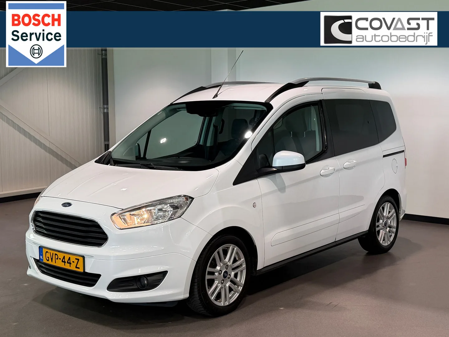 Ford Tourneo Courier (2017) — foto 1