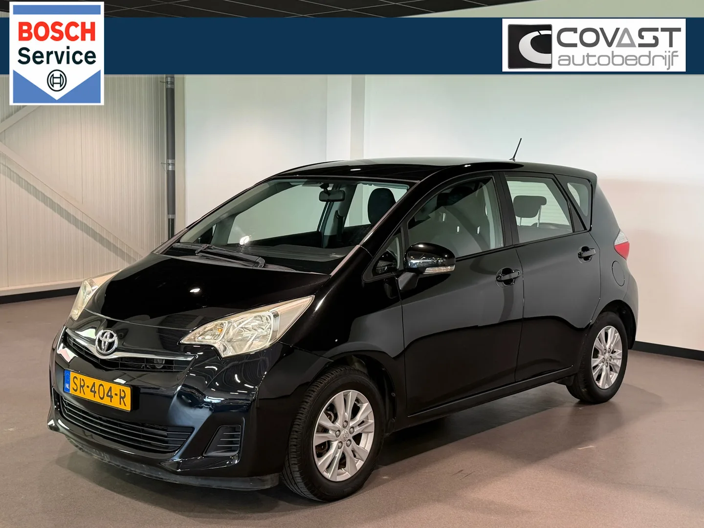 Toyota Verso-S (2011) — foto 1